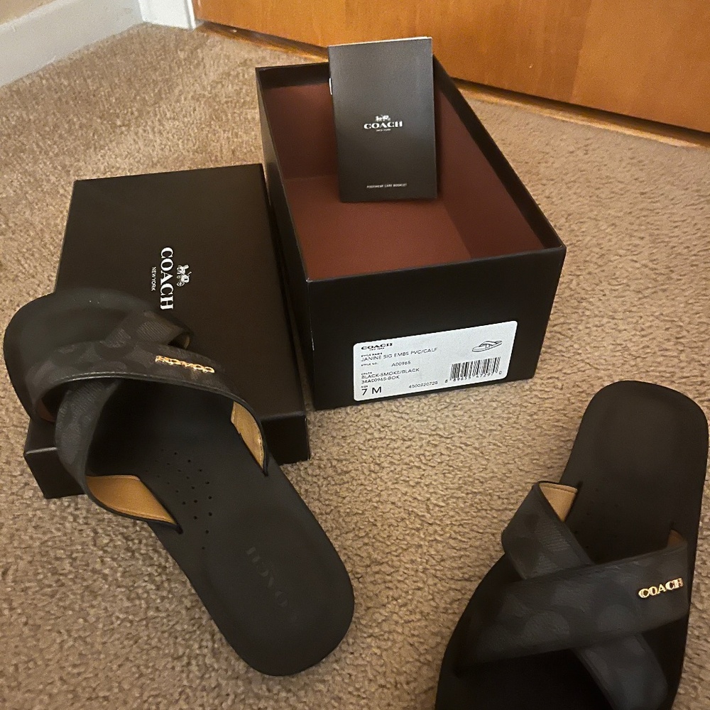 Woman’s Coach Slides